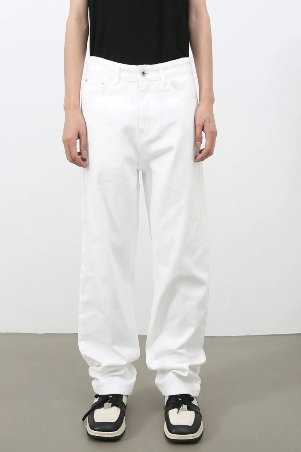 Men's Mid Rise Jeans with Pockets