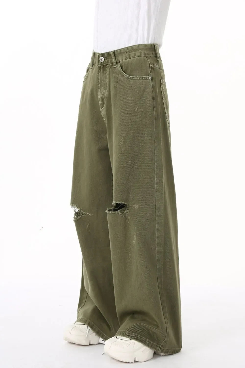 Distressed Wide Leg Jeans with Pockets