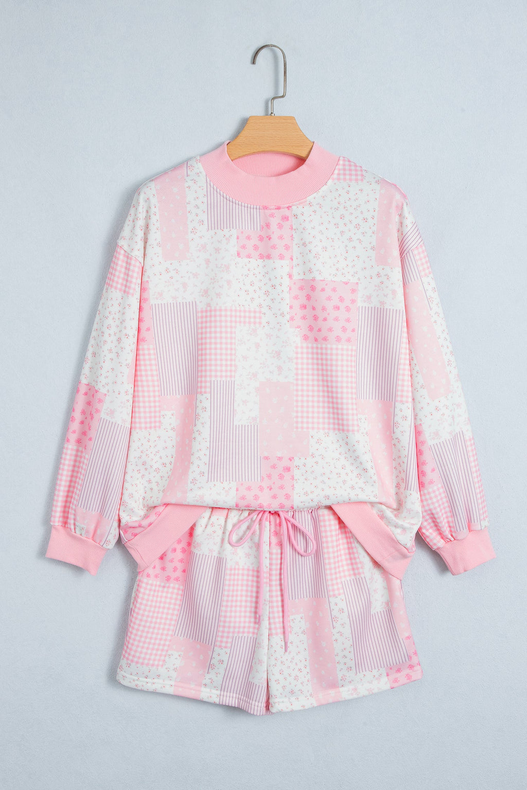 Light Pink Patchwork Floral Print Drop Shoulder Baggy Pullover Drawstring Shorts Set