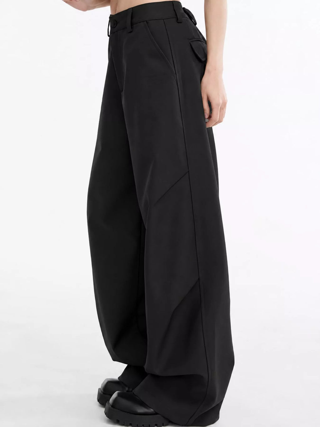 Wide-Leg Cargo Pants