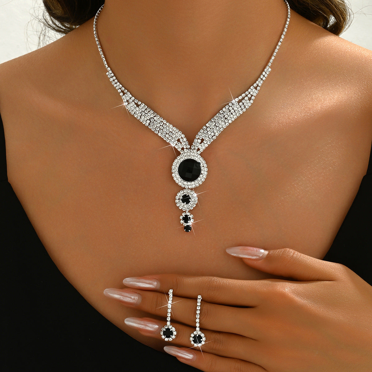Oem And Dropshipping Cross-Border Hot-Selling Retro Claw Chain Round Clavicle Chain Necklace Earrings Holiday Photography Jewelry Set