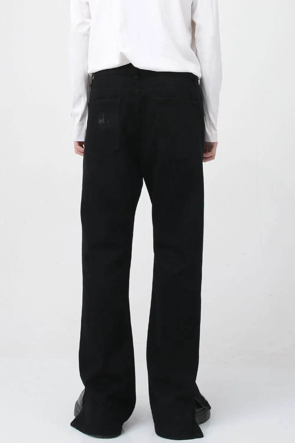Mid Rise Jeans with Pockets