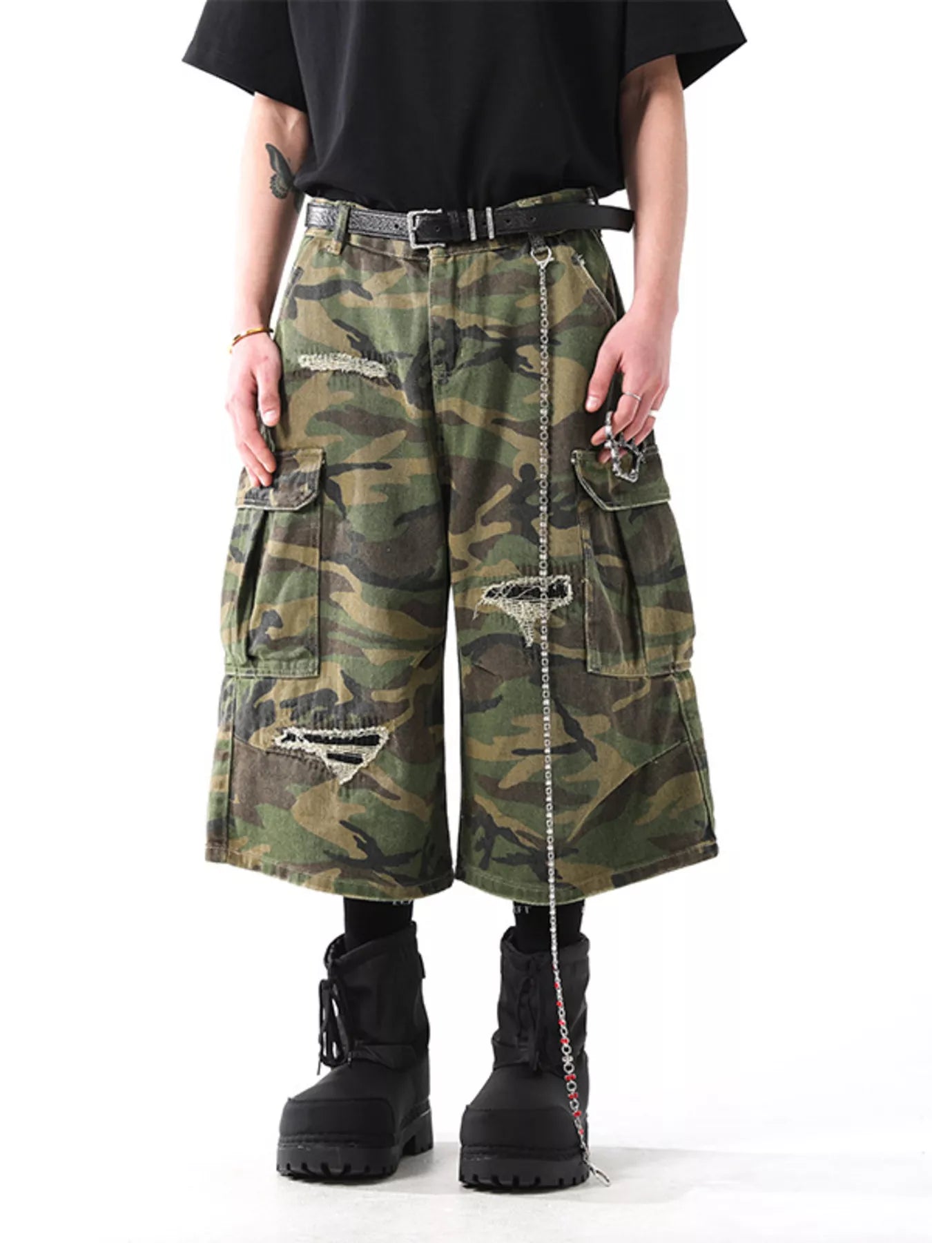 Men's Distressed Camouflage Cargo Capris