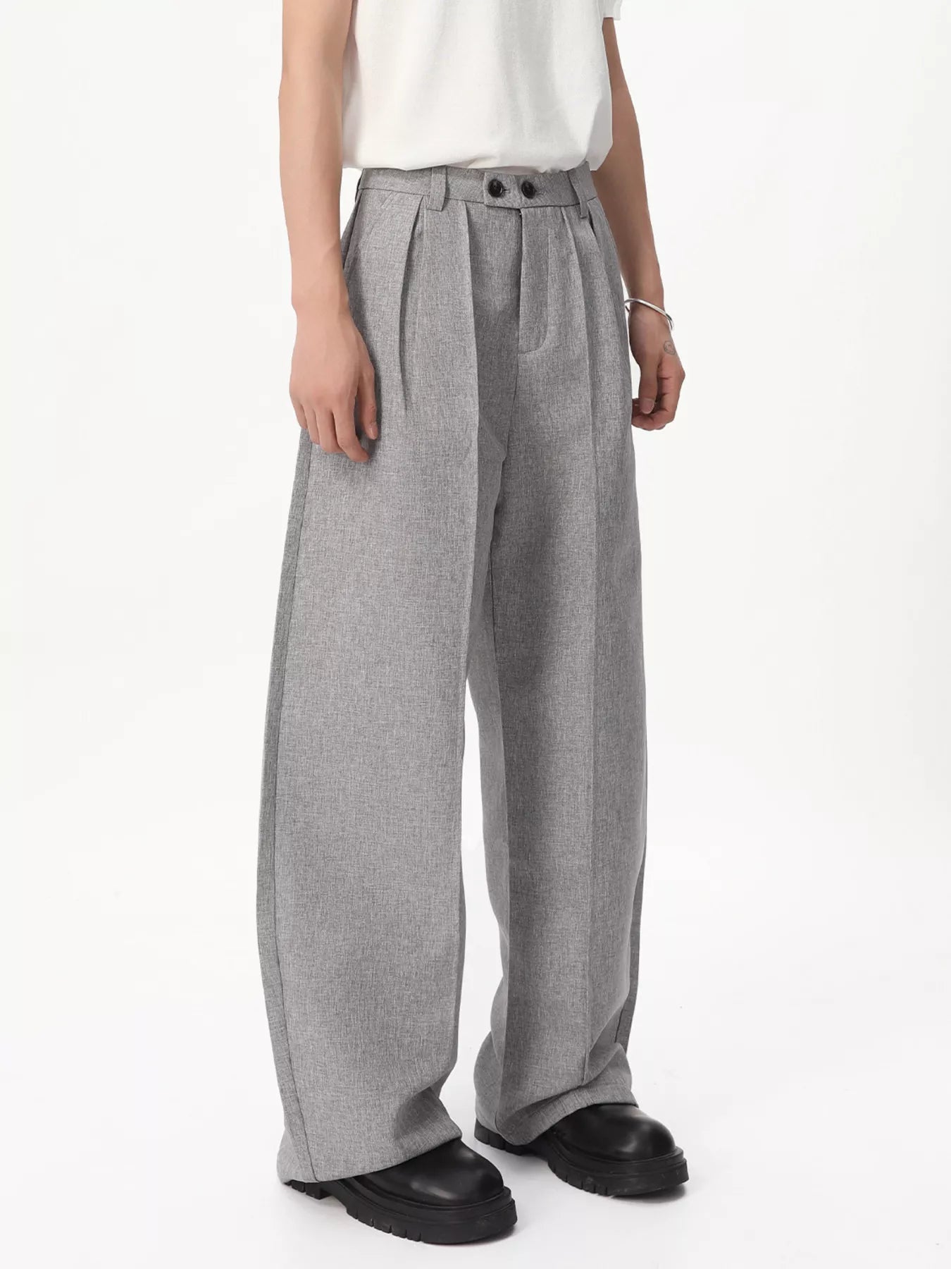 Men's Wide-Leg Pleated Pants