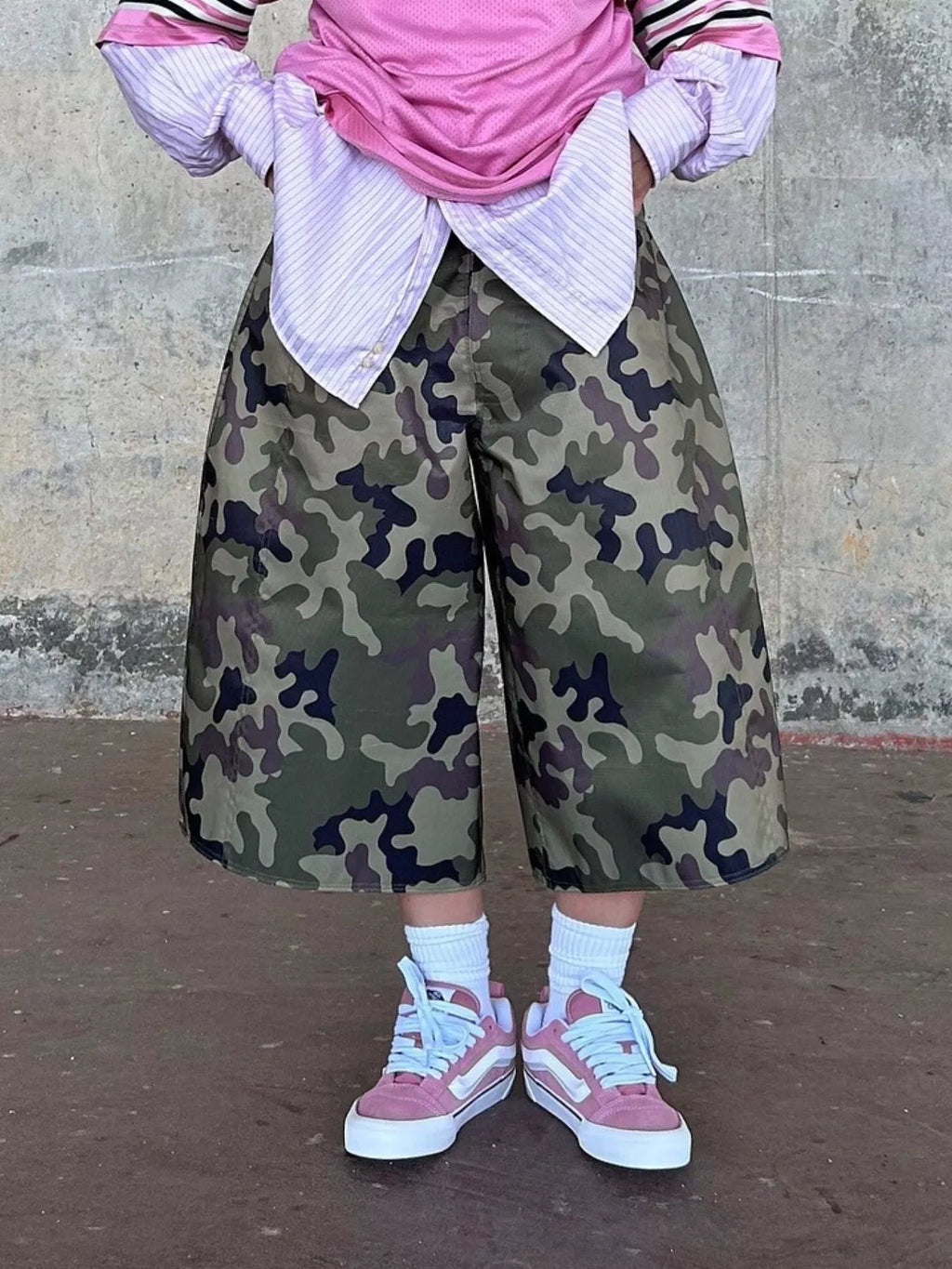 Camouflage Wide-Leg Cropped Pants