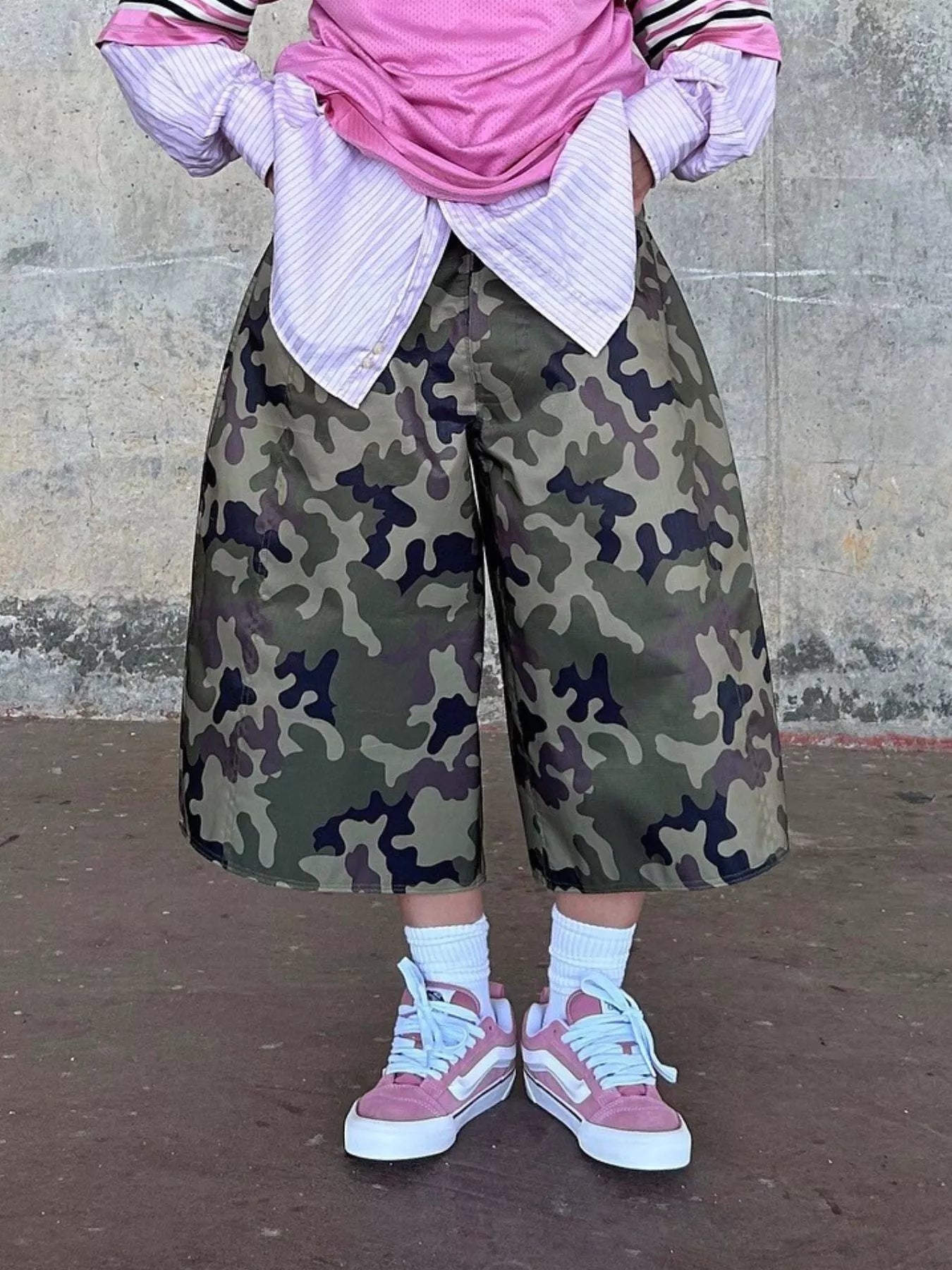 Camouflage Wide-Leg Cropped Pants