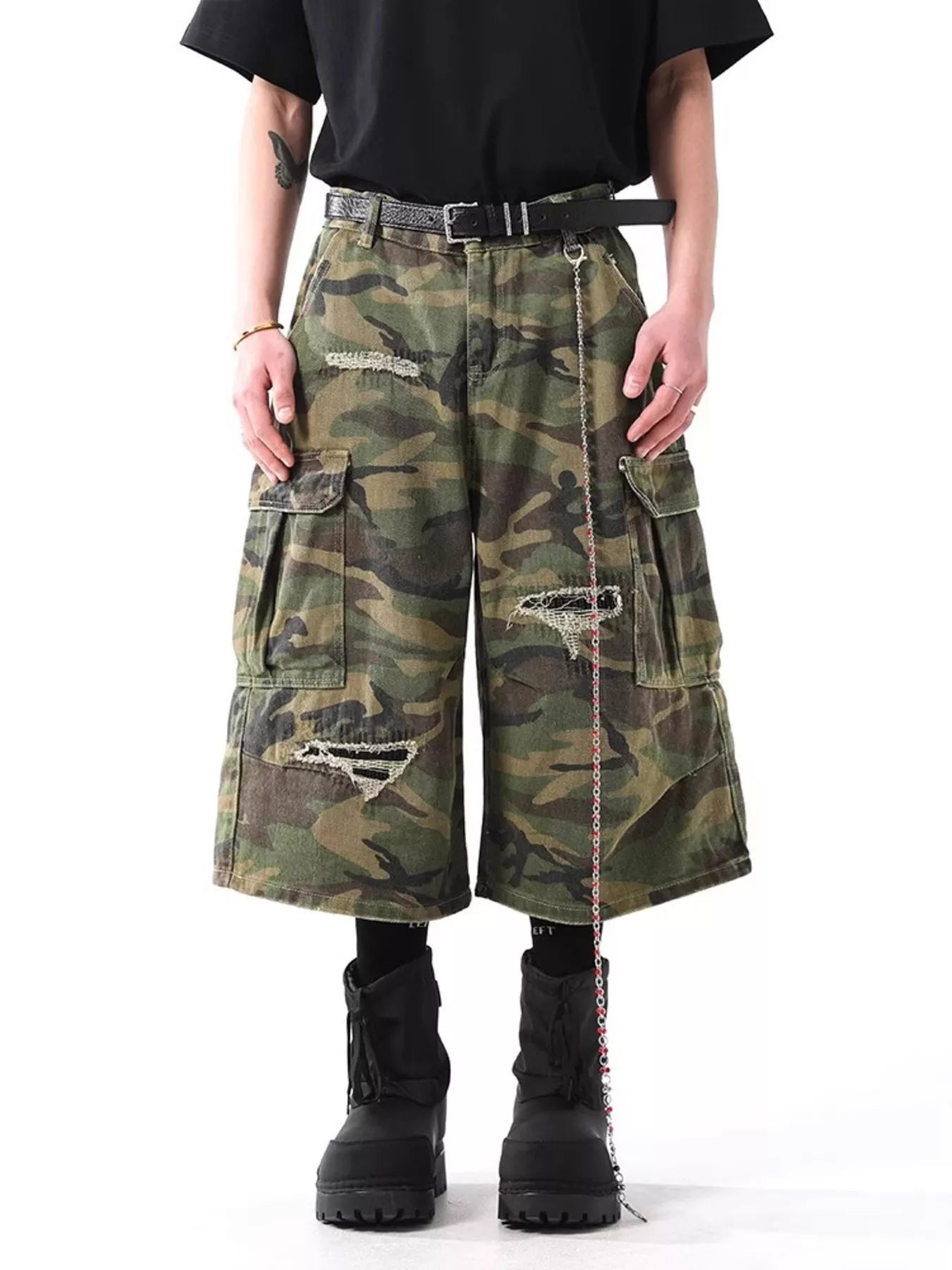 Men's Distressed Camouflage Cargo Capris