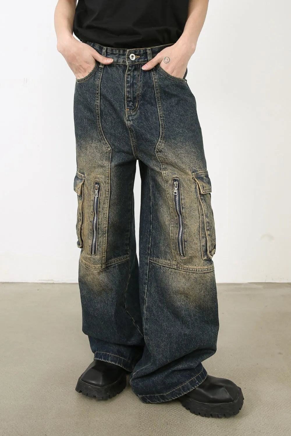 Men's Wide Leg Cargo Jeans
