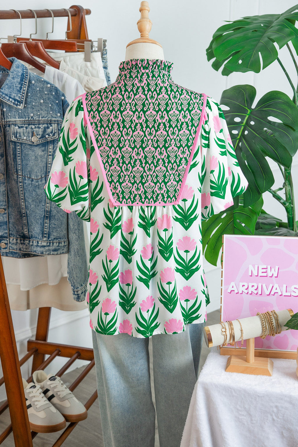Multicolour Floral Print Puff Sleeve Contrast Bordered V Neck Blouse