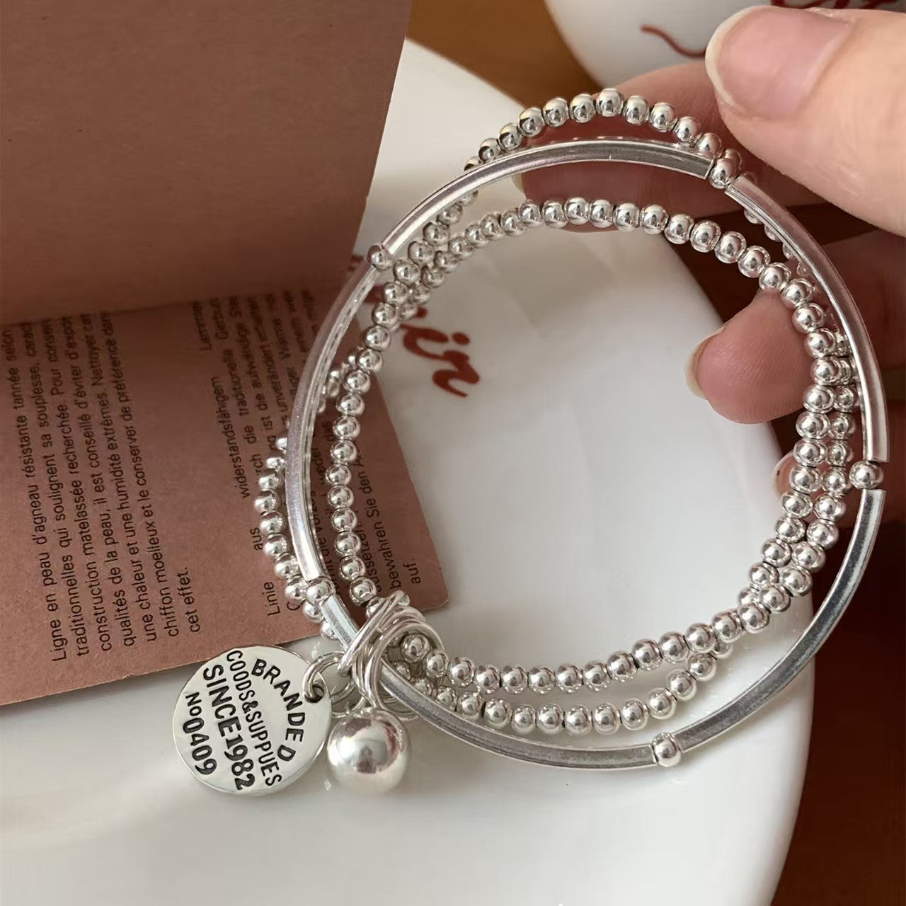Womens Minimalist Three-Tier Round-Plate Pendant Bracelet