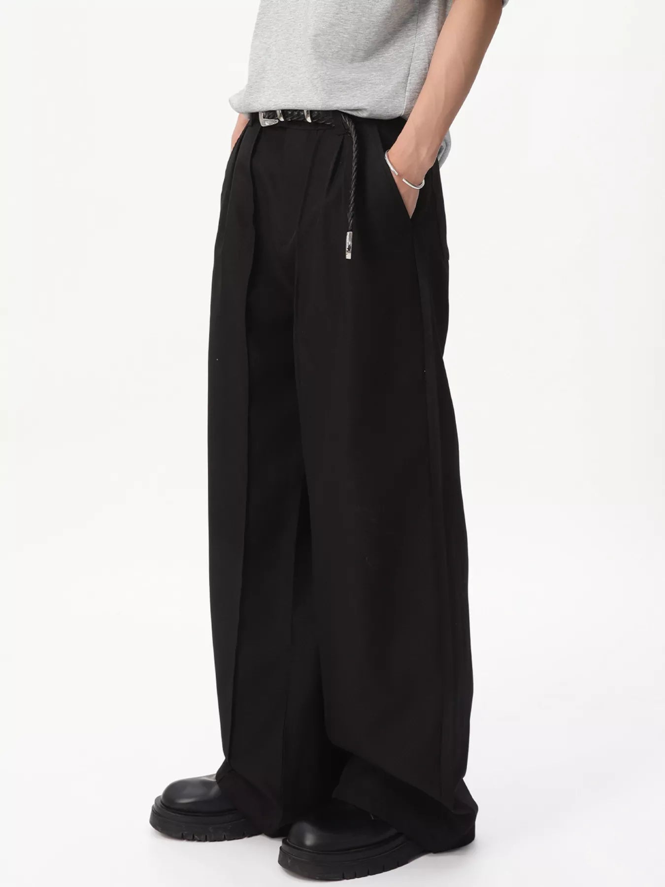 Men's Wide-Leg Pleated Pants