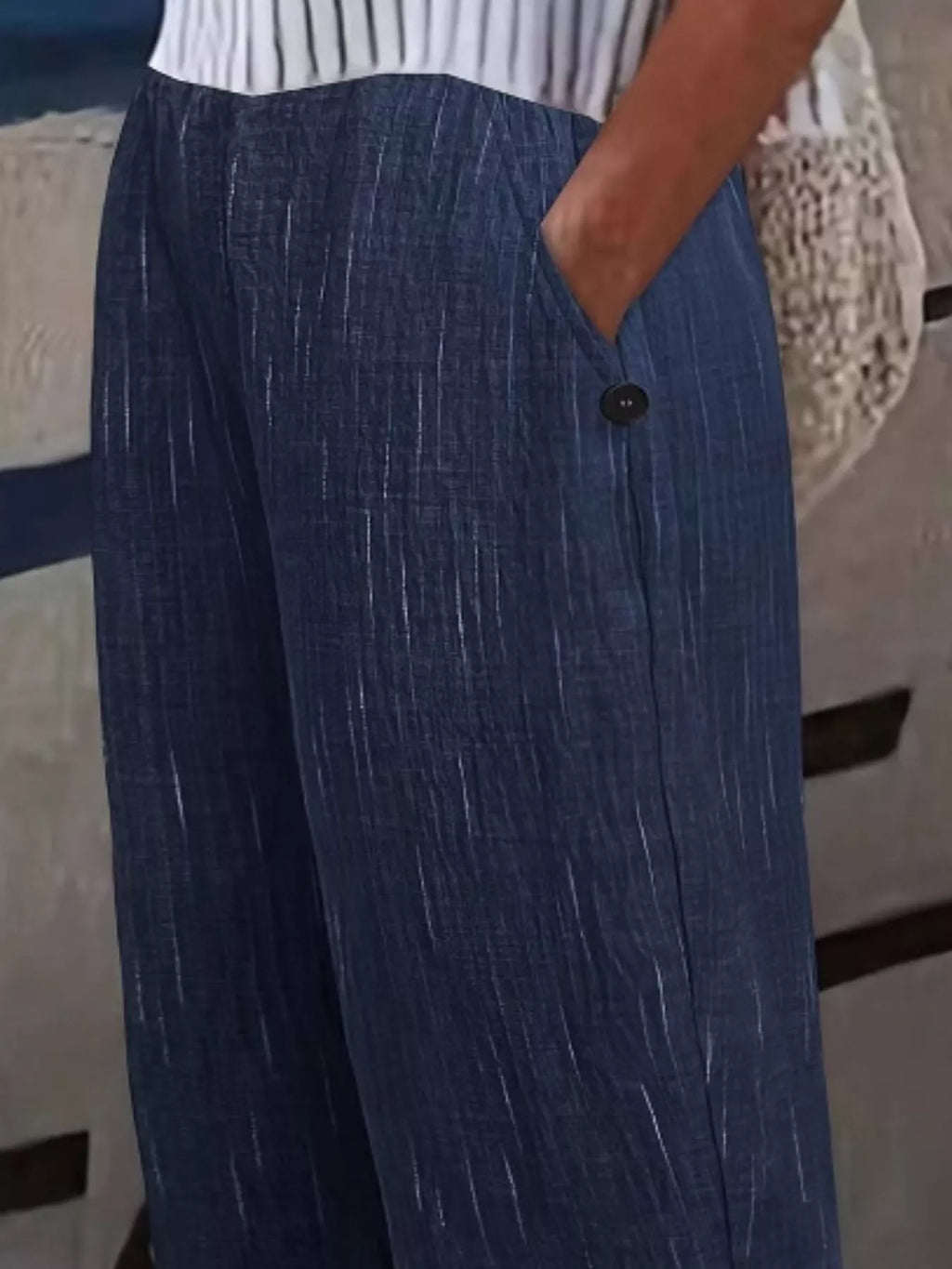 Loose Fit Cropped Pants