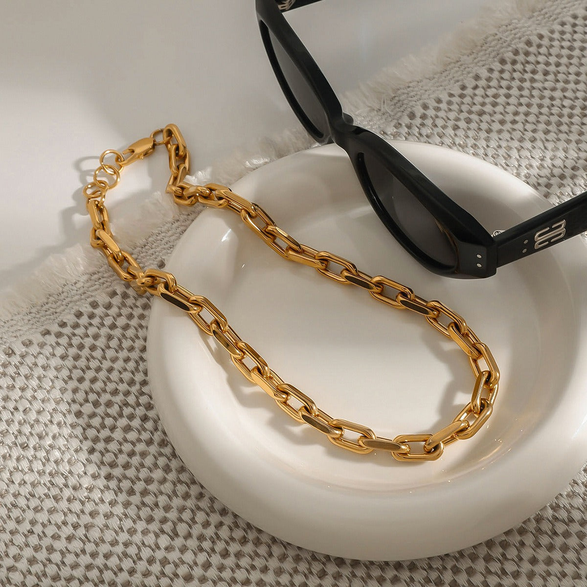 18K gold thick chain design simple and elegant necklace