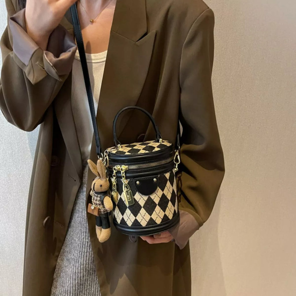 Diamond Pattern Bucket Crossbody Bag