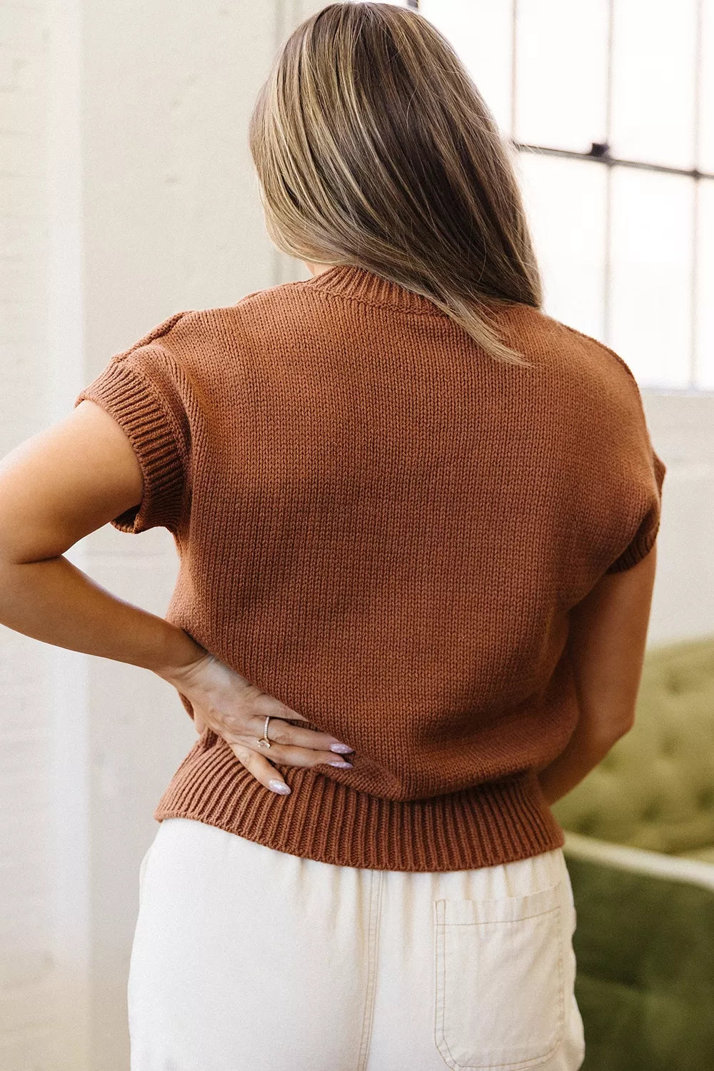 Western Horseshoe Pattern Short Sleeve Knit Sweater