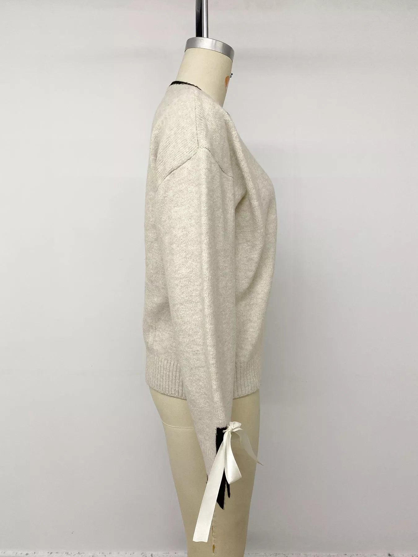 Contrast Trim Ribbed Cuff Tie-Sleeve Sweater