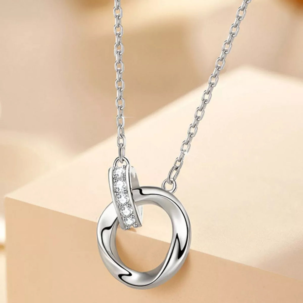 925 Sterling Silver Interlocking Circles Pendant Necklace