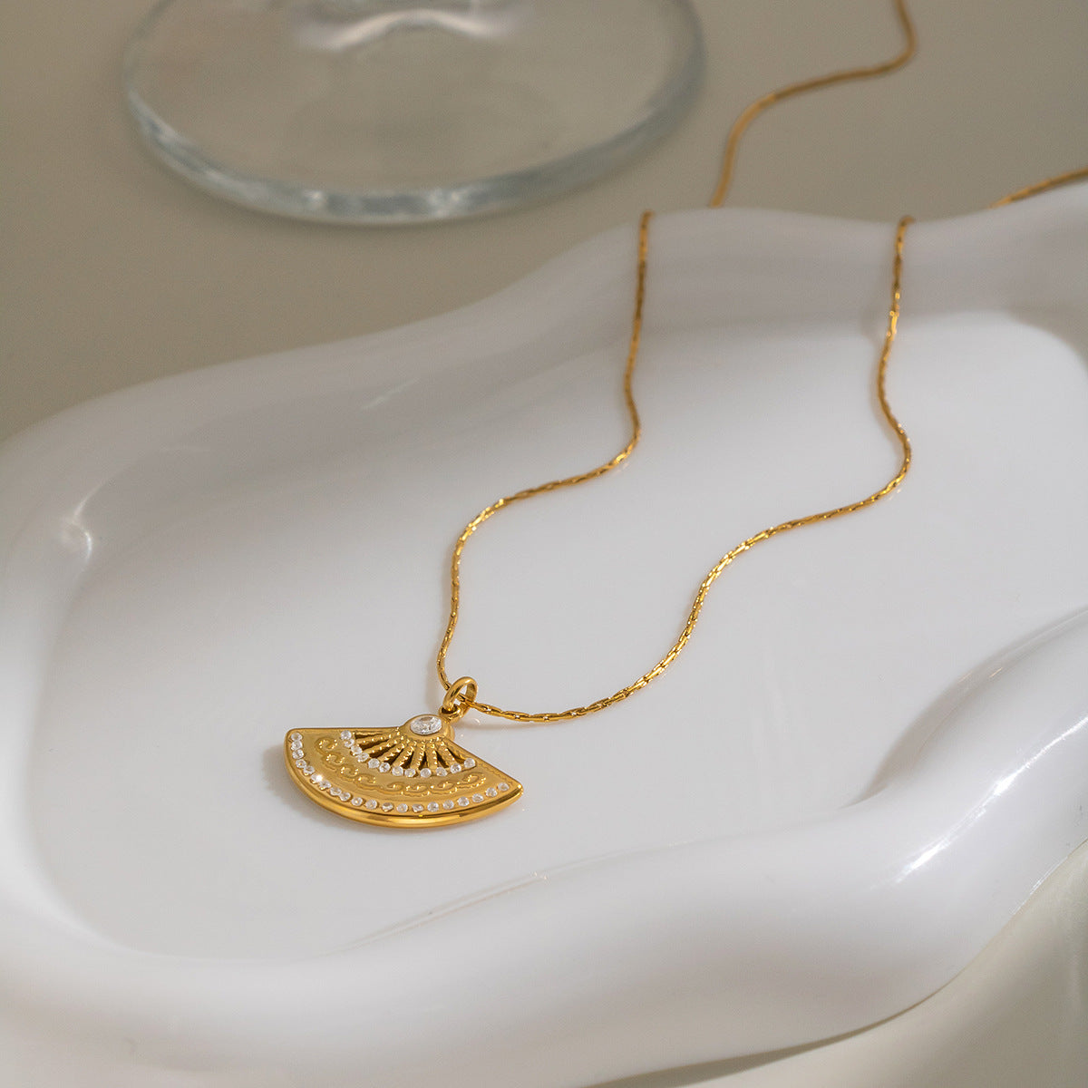 Fan-shaped Rhinestone Pendant Necklace