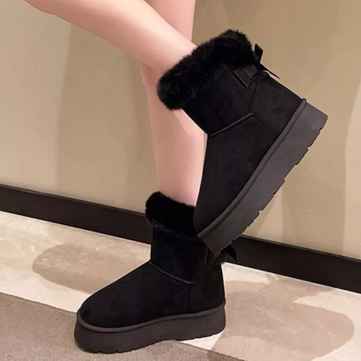 Round Toe Fuzzy Boots