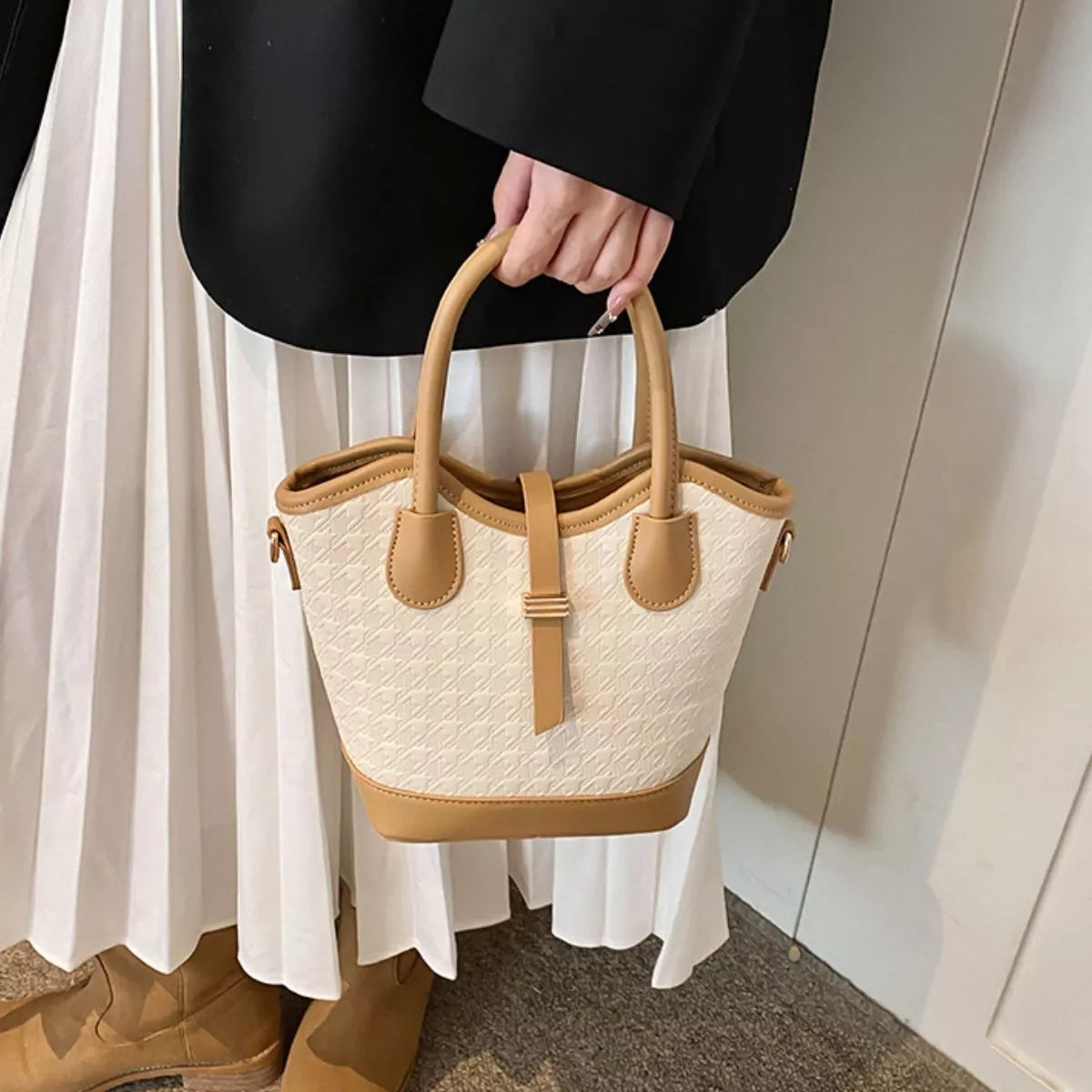 Houndstooth Pattern Bucket Bag
