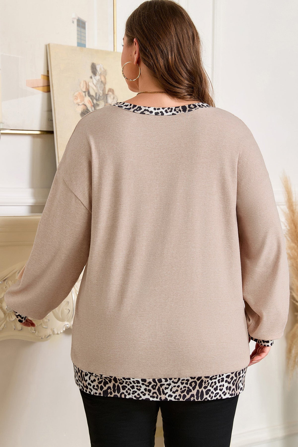 Plus Size Leopard Patchwork V-Neck Long Sleeve Top