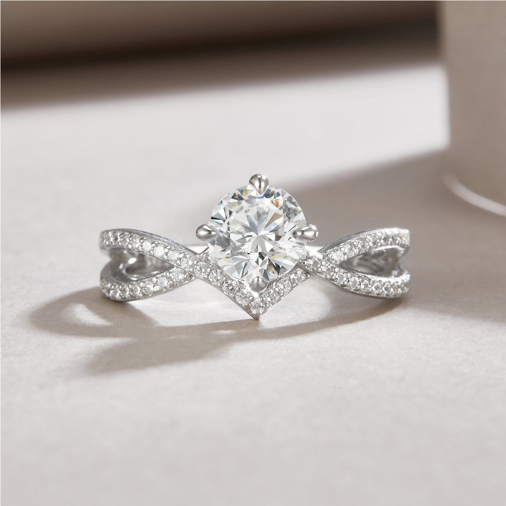 S925 Silver 3.3g Platinum Plated Moissanite Ring, 1ct 6.5mm D VVS1 Criss Cross Band, GRA Certified US 5-9