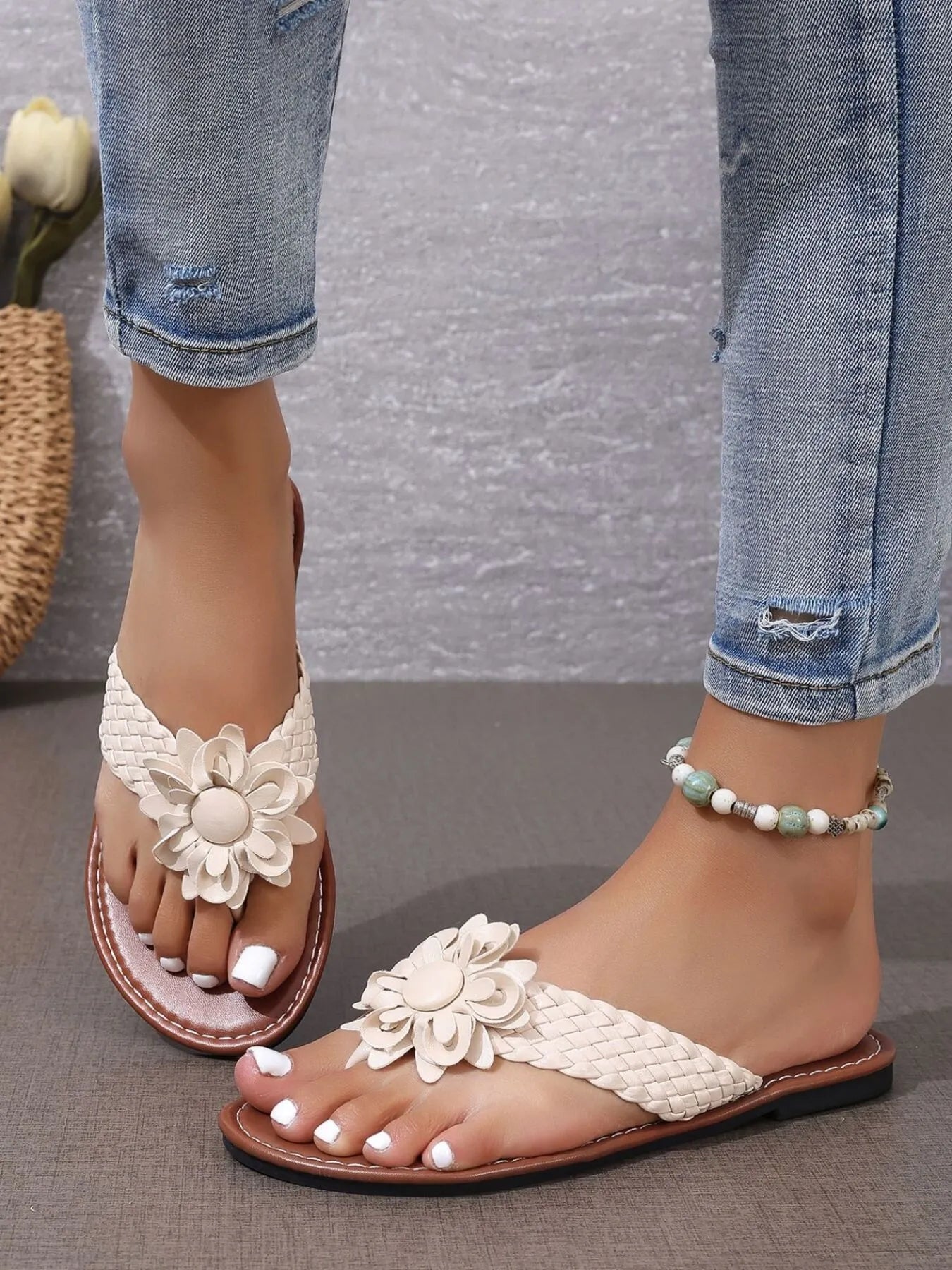 Flower Toe Post Flat Sandals