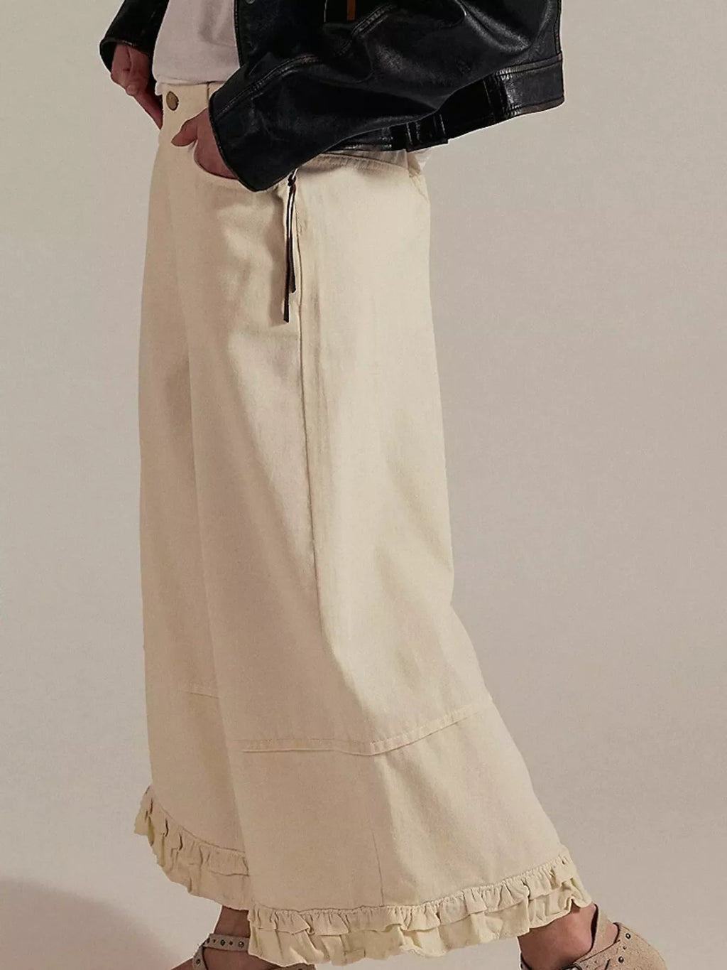 Wide-Leg Ruffle Hem Jeans