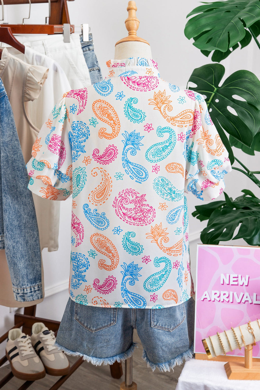 Multicolour Vibrant Paisley Printed Button Keyhole Puff Sleeve Blouse
