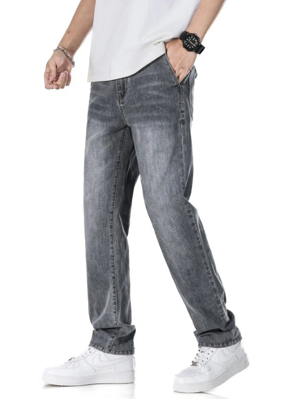 Men's Classic Straight Fit Washed Jeans