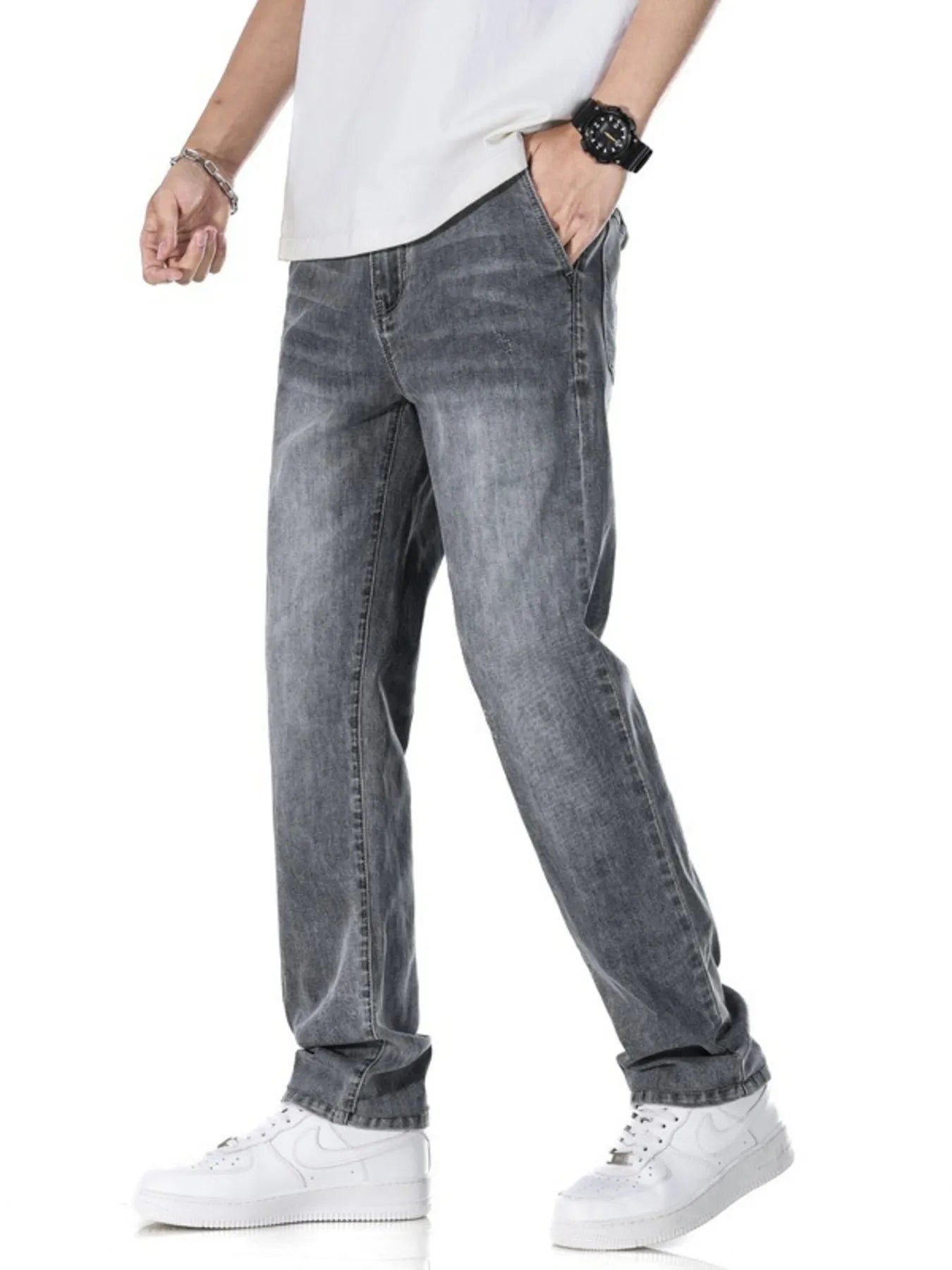 Men's Classic Straight Fit Washed Jeans
