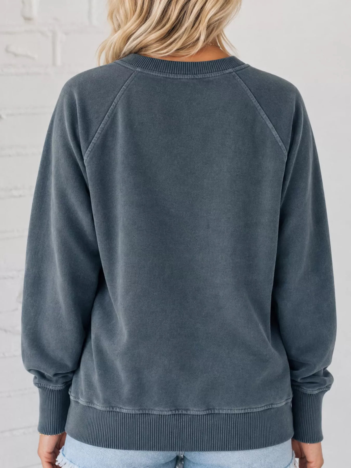 Crew Neck Raglan Sleeve Sweatshirt