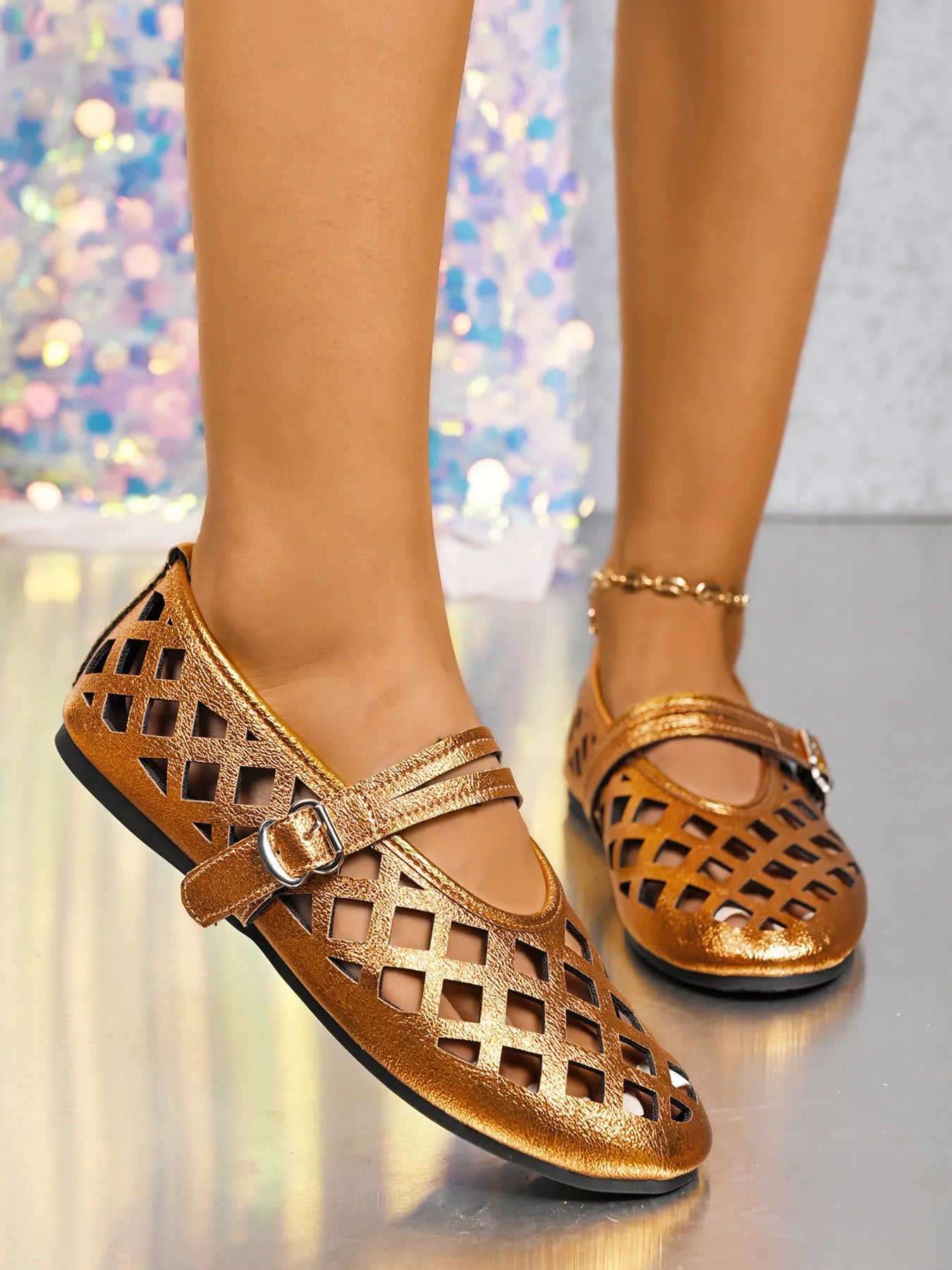 Cutout Round Toe Flats Sandals