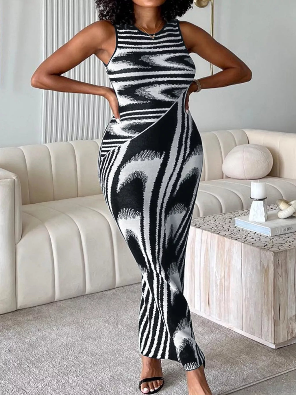 Sleeveless Bodycon Maxi Dress with Abstract Print