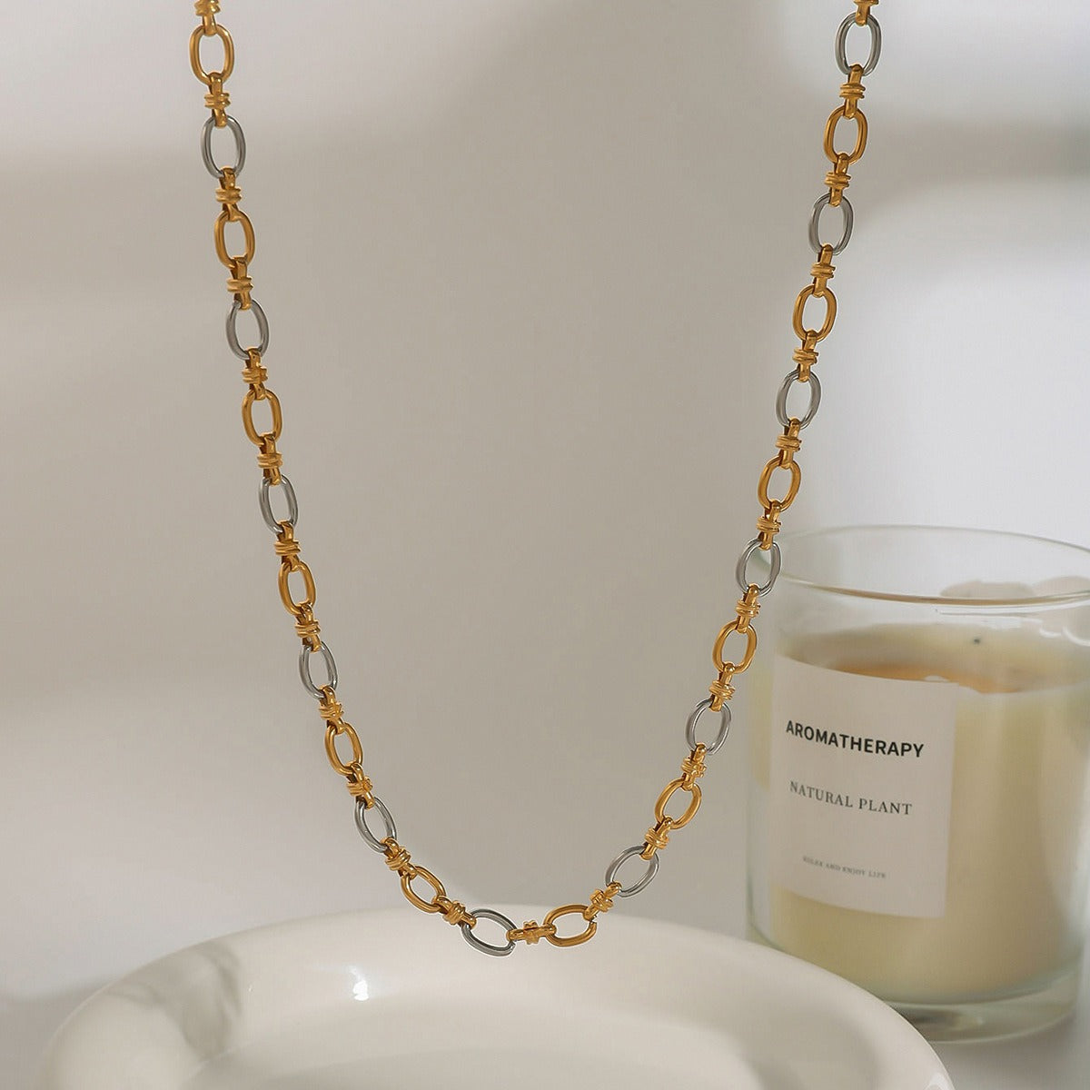 18K gold chain with gold and silver color matching design fashionable and simple necklace
