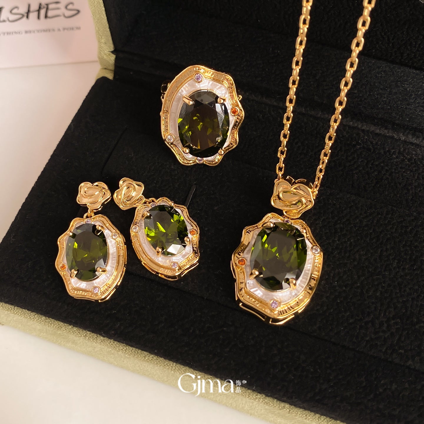 New Fashion Versatile Elegant Emerald Green Teardrop Earrings For Women High End Colored Gemstone Niche Design Ear Jewelry Wholesale