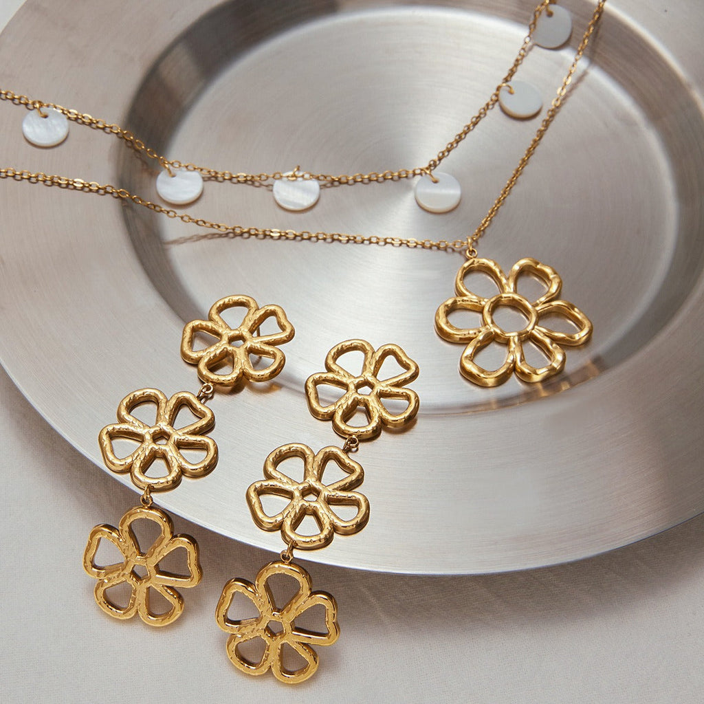 18K gold hollow flower design exquisite noble earring necklace set