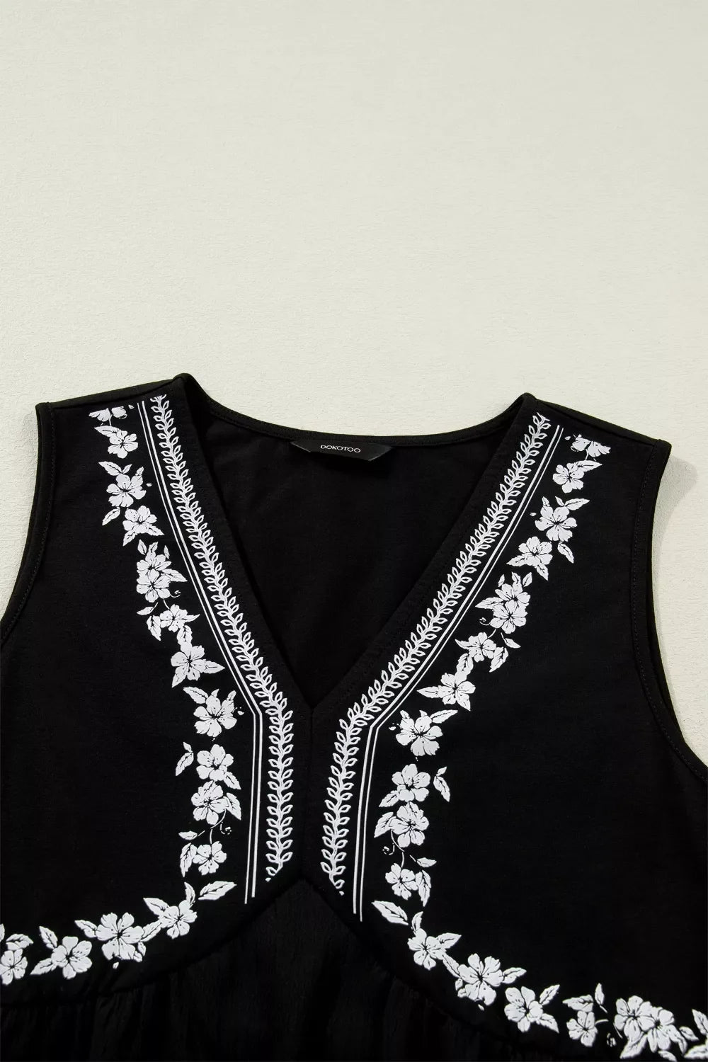 Floral Embroidered V Neck Sleeveless Casual Shift Top