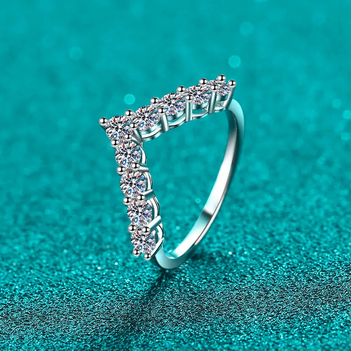925 Sterling Silver Moissanite V-Shape Chevron Ring