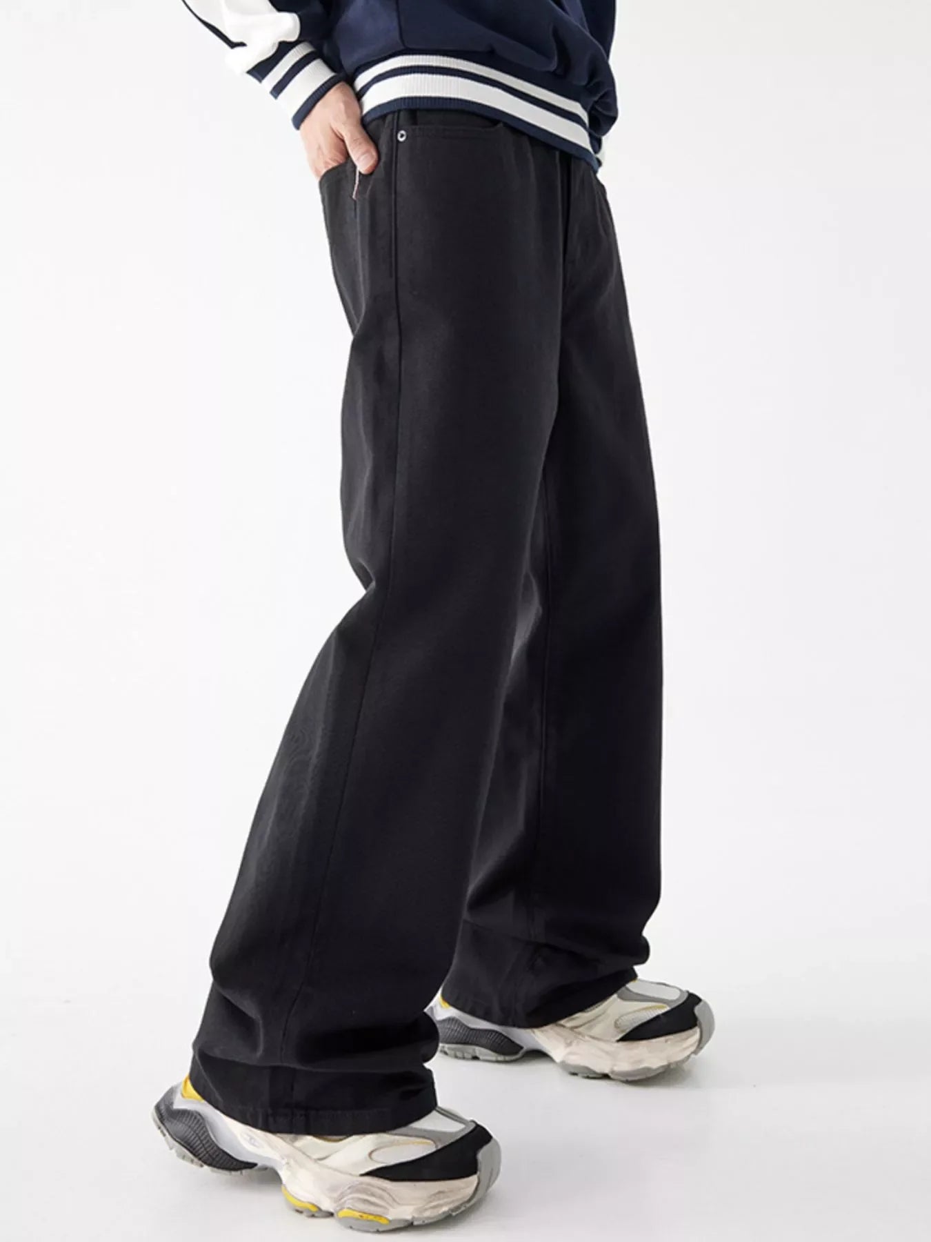 Men's Wide Leg Jeans with Pockets