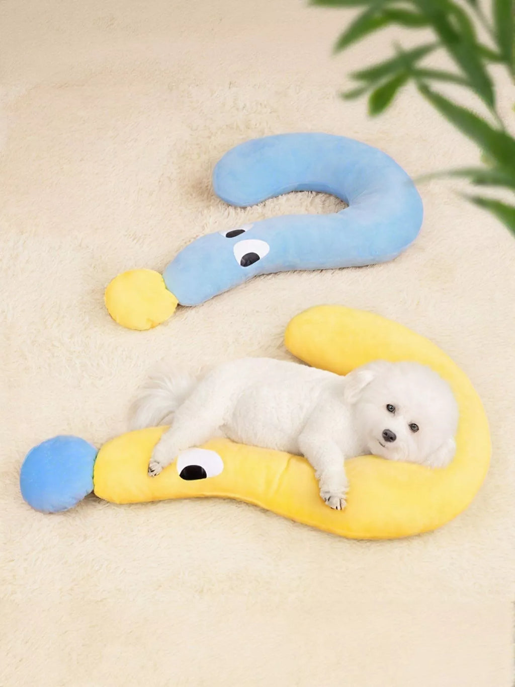 Question Mark Shaped Plush Pet Bed