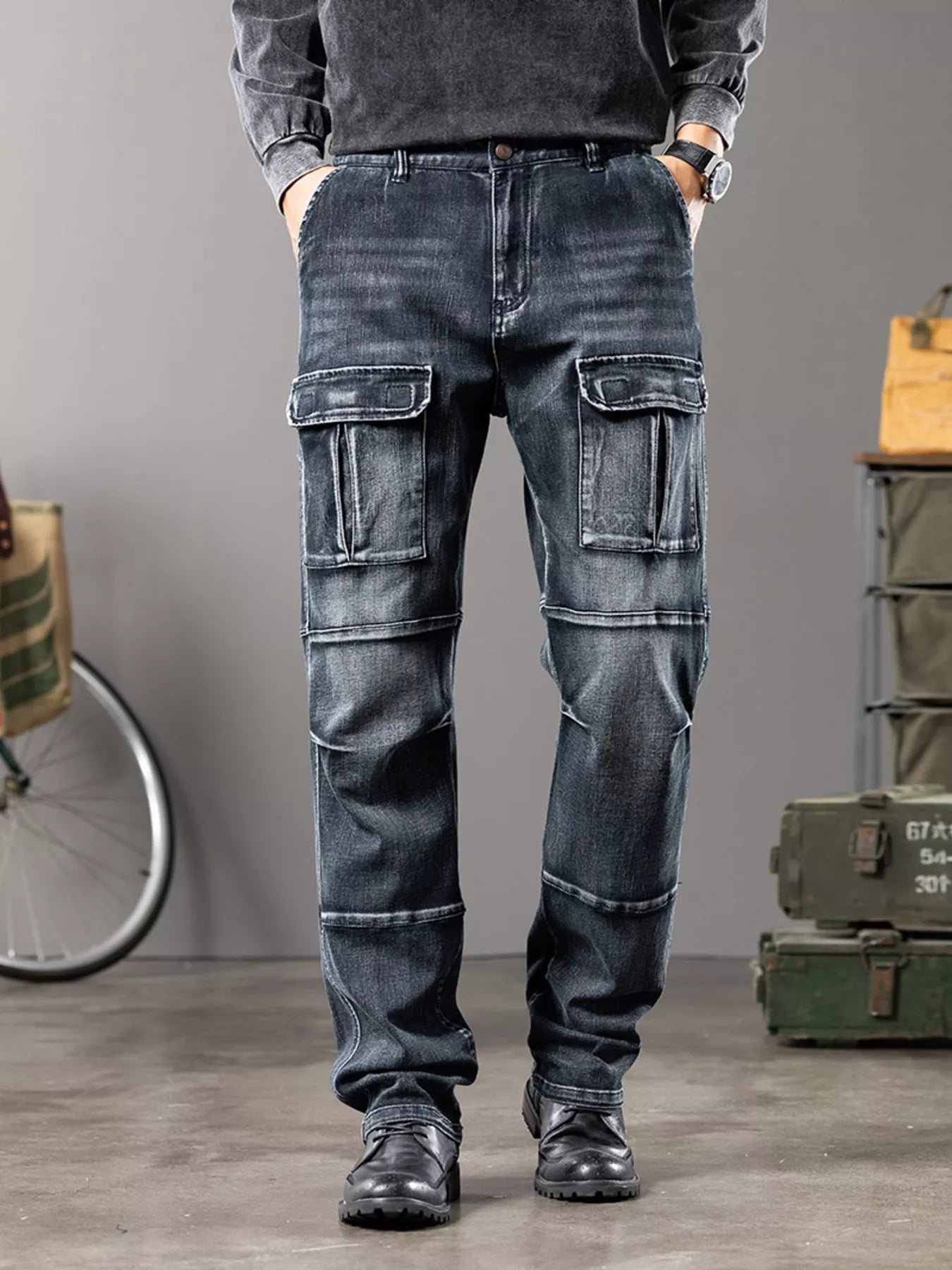 Men's Vintage Wash Cargo Jeans