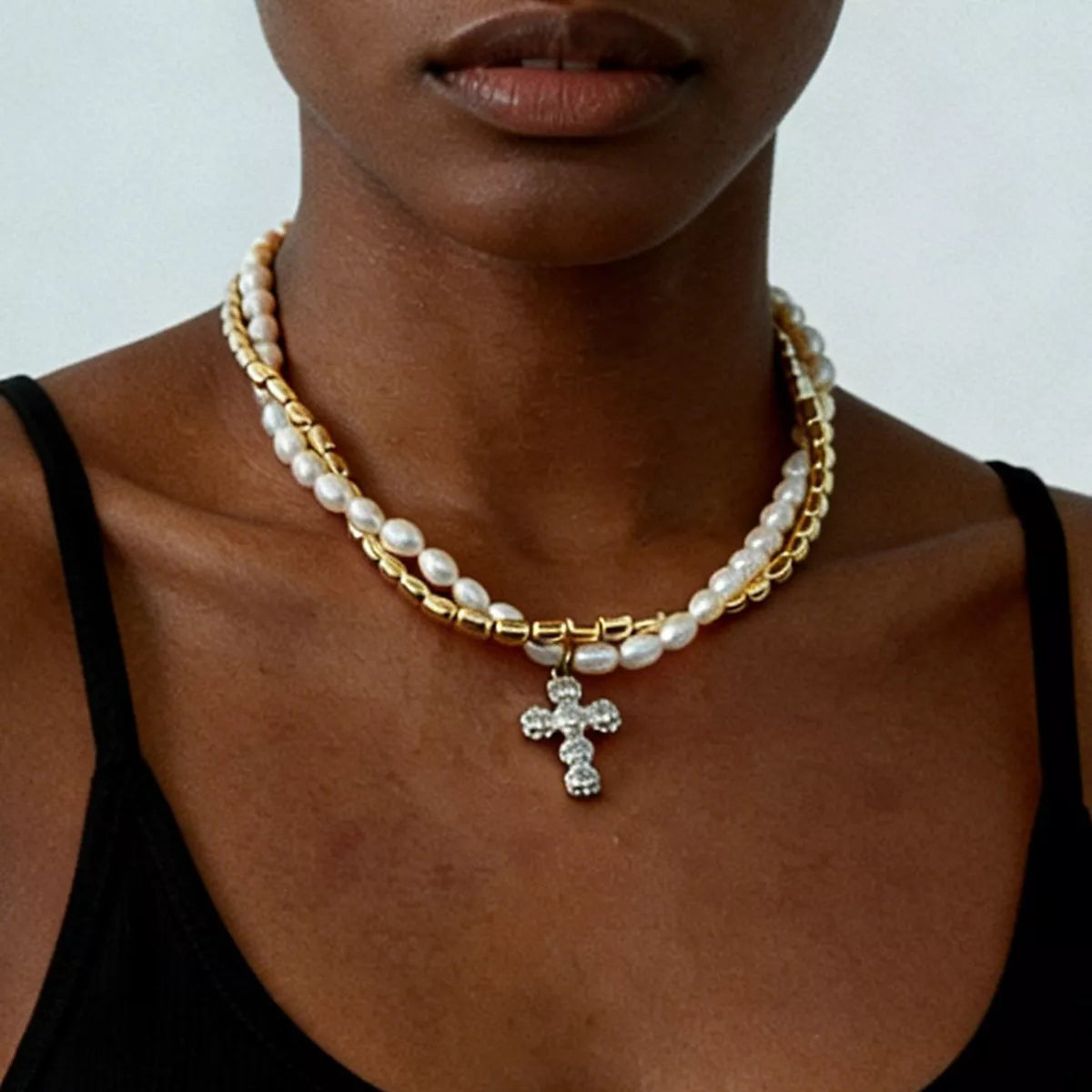 Elegant Pearl Alloy Necklace with Rhinestone Cross Pendant