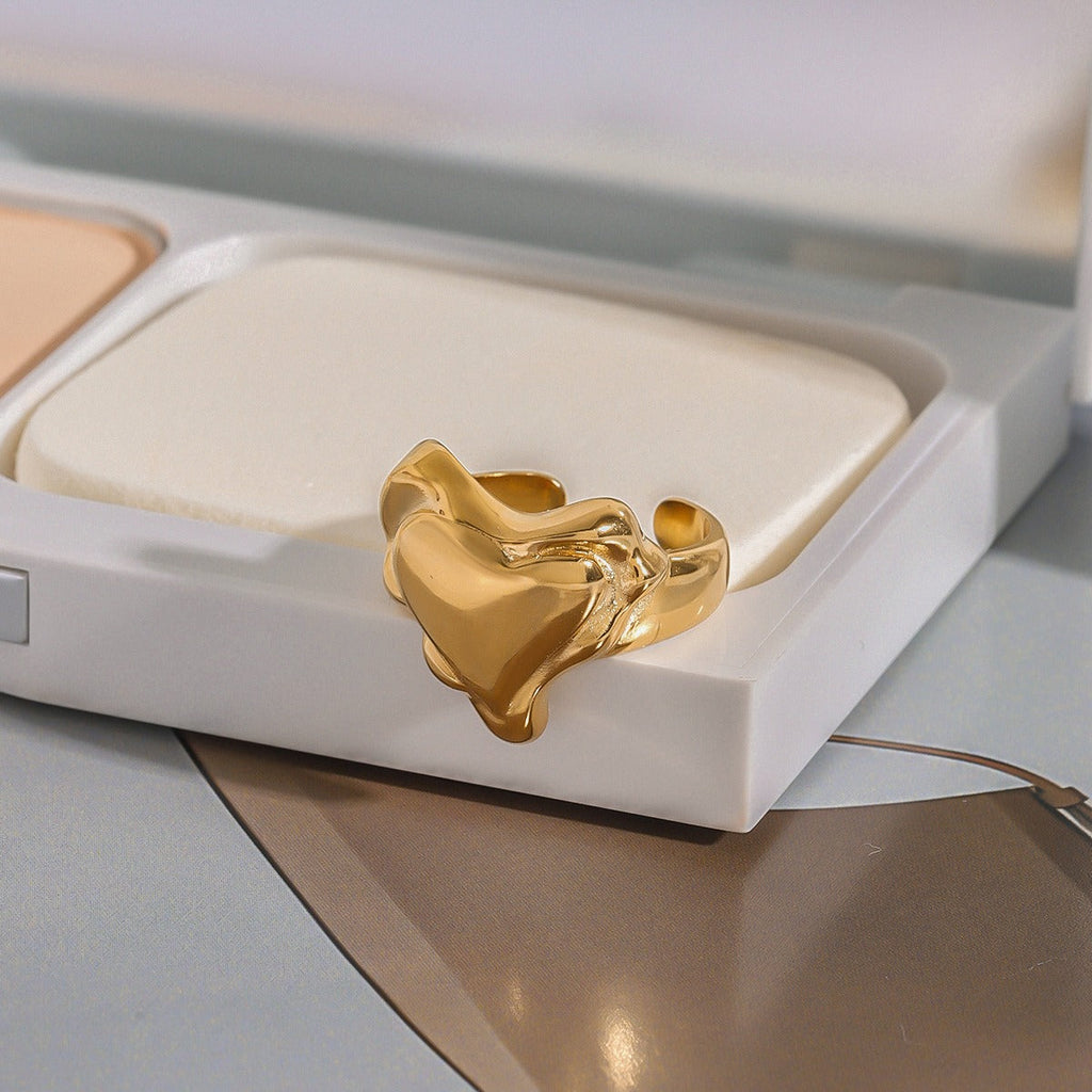 18K gold irregular heart-shaped design exquisite simple ring