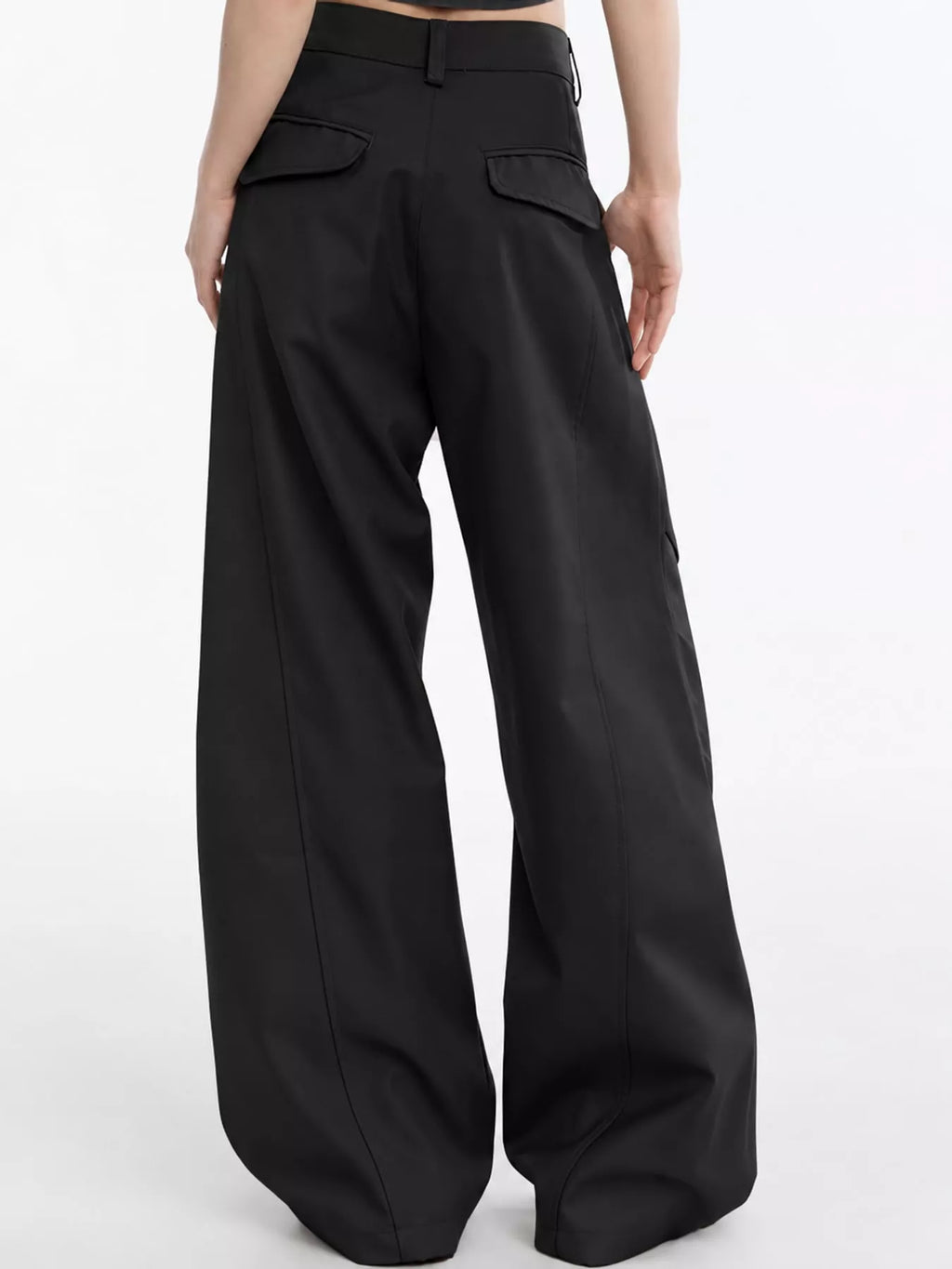 Wide-Leg Cargo Pants
