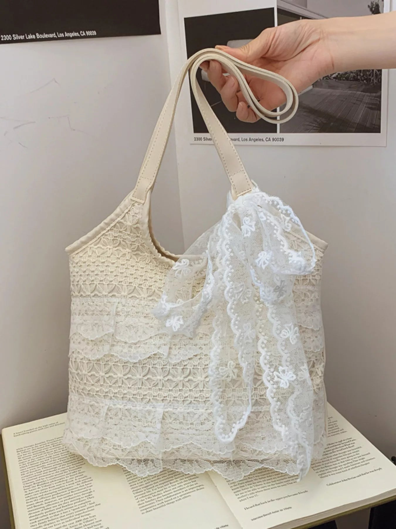 Lace Bowknot Woven Handbag