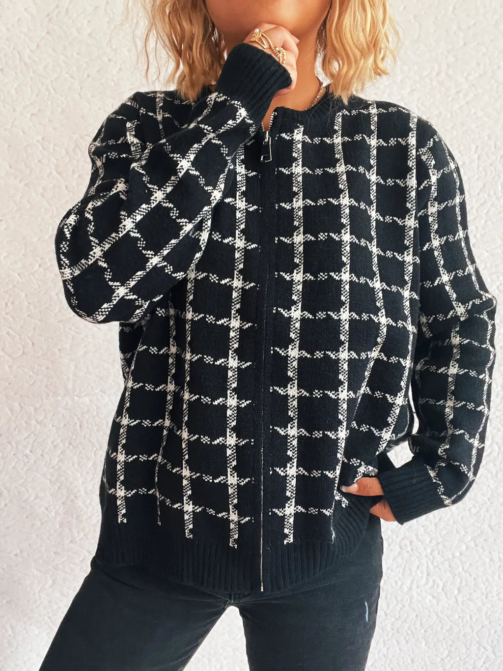 Plaid Zip-Up Cardigan with Gentle Stretch