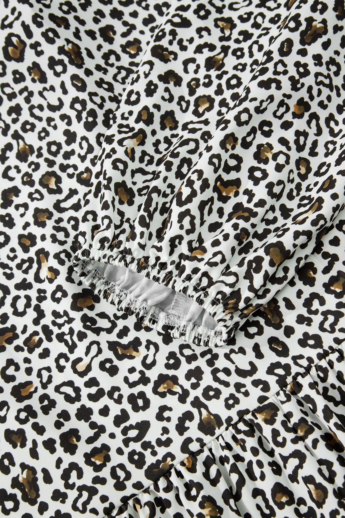 Plus Size Leopard Contrast Trim Puff Sleeve Blouse