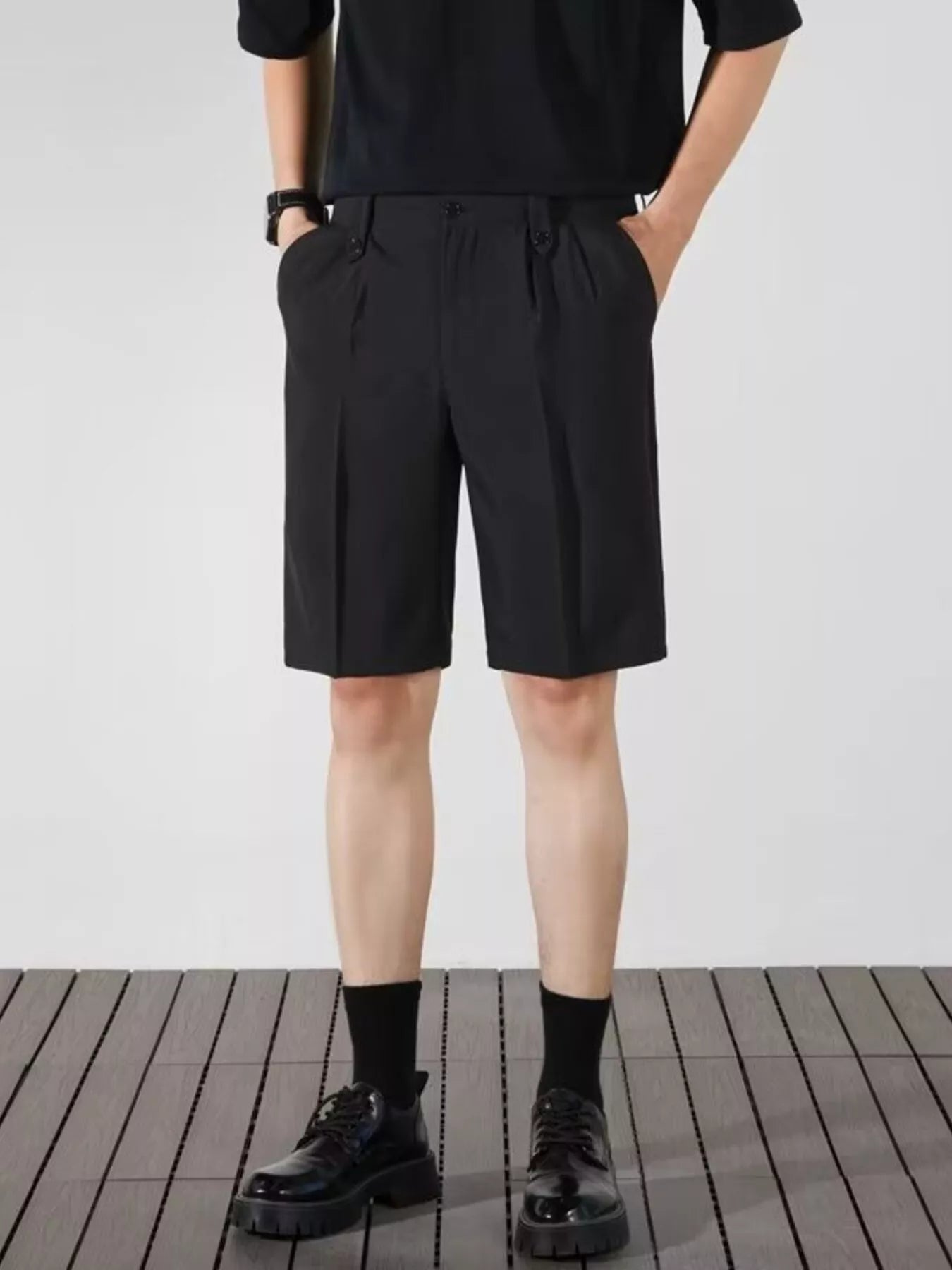 Men's Pleated Relaxed-Fit Shorts
