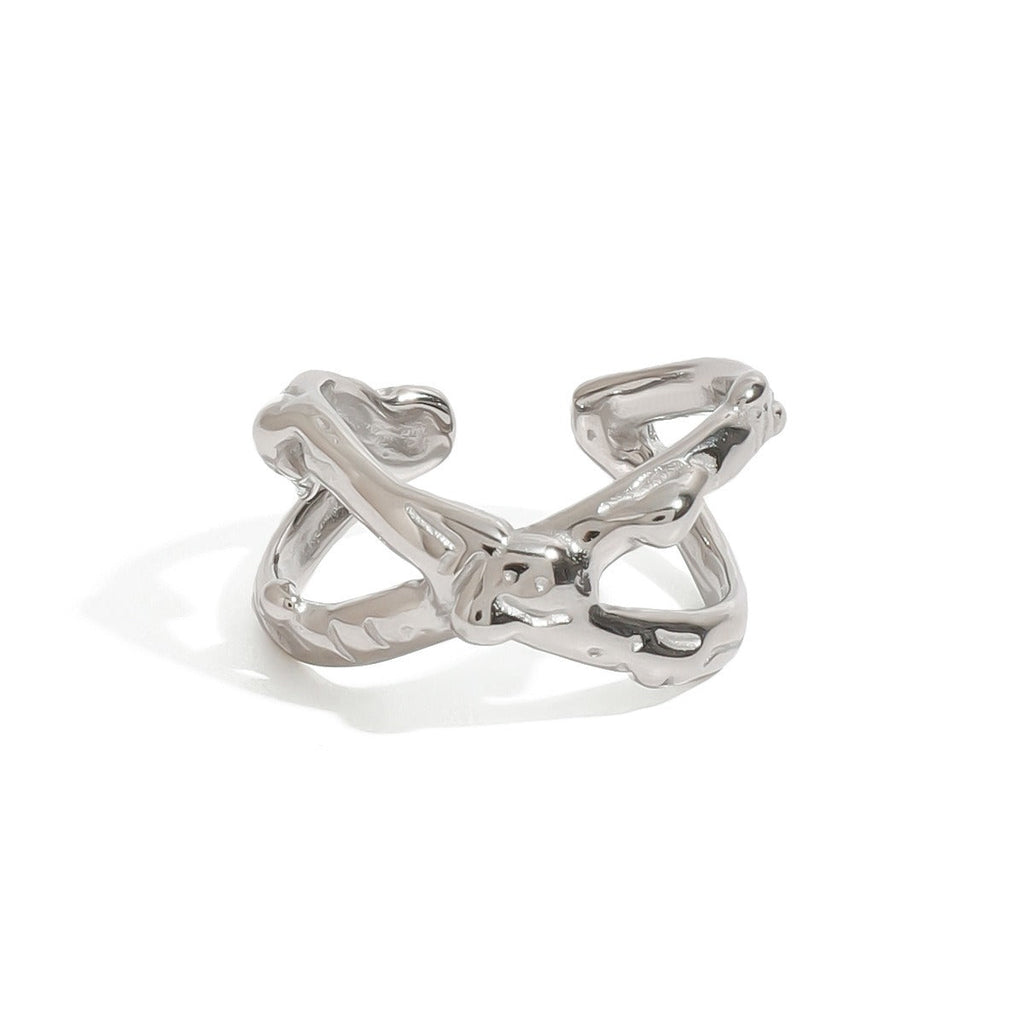 18K gold X-shaped ring with textured design, simple and personalized